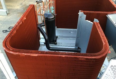 Dumbbell press bride on bosu